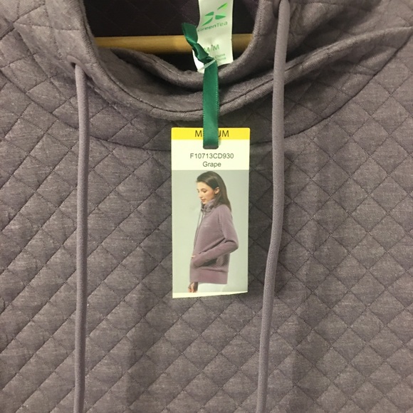 New Green Tea Women’s quilted pullover medium purple - Picture 3 of 4